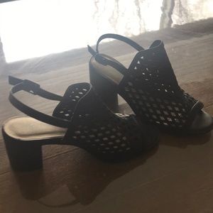 Strapping sandals